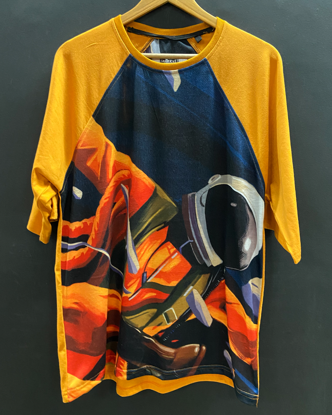Space Inmate Oversized Raglan T-shirt